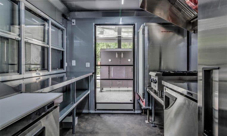 Professional kitchen layout - Equipment installed